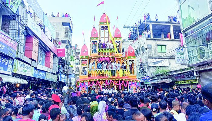 রথের সামনে যুগল অশ্ব, সেই কতকাল হতে