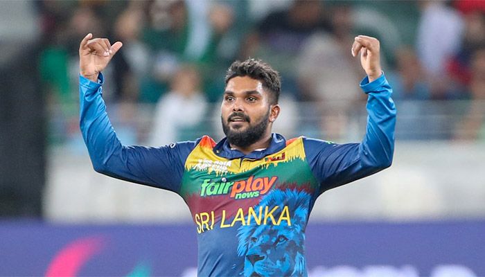 অধিনায়ক পদ ছাড়লেন হাসারাঙ্গা