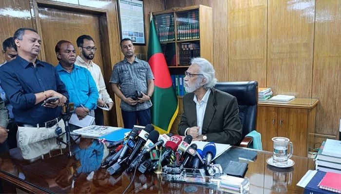 মেয়র-চেয়ারম্যানদের অপসারণের কারণ জানালেন উপদেষ্টা