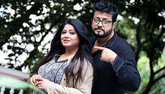 বিবাহ বার্ষিকীতে মন ভালো নেই ওমর সানীর