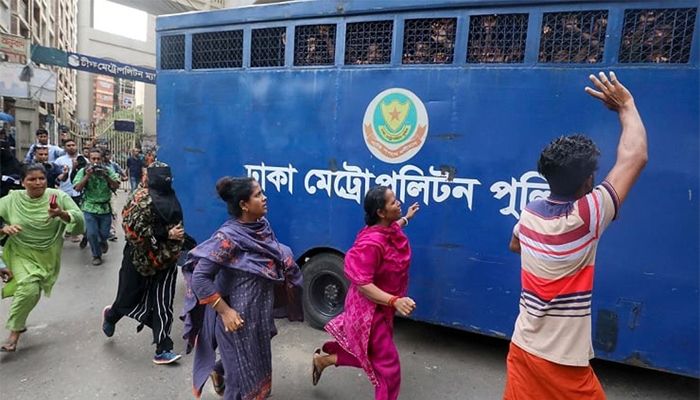 গত ১৭ দিনে সারাদেশে গ্রেপ্তার ১১ হাজার