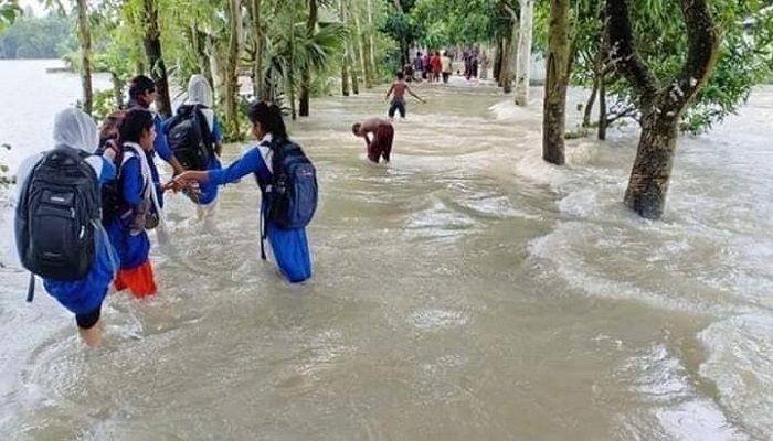 প্লাবিত নোয়াখালী, পানিবন্দি ২০ লাখ মানুষ