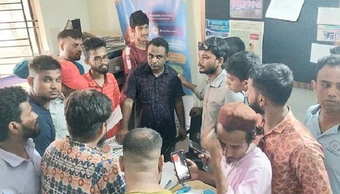 ‘পরিস্থিতি অন্য রকম, ঘুষের টাকা একটু বেশি লাগবে’