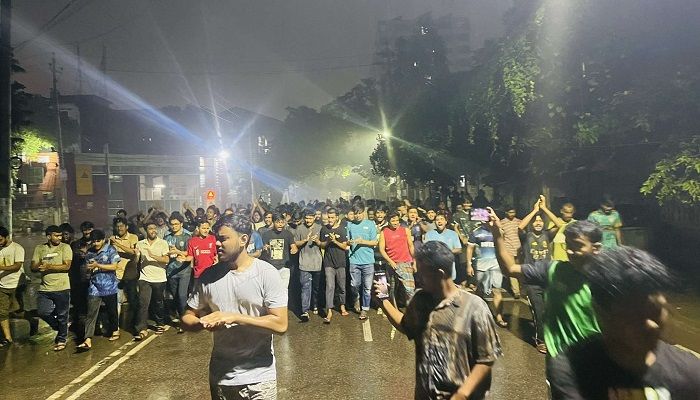 ভারতের আগ্রাসনের প্রতিবাদে বুটেক্স শিক্ষার্থীদের বিক্ষোভ