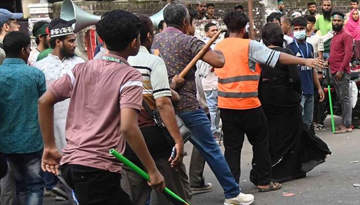 ধানমন্ডি ৩২ নম্বর থেকে ১০ জন আটক