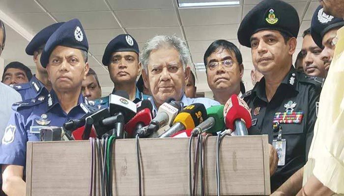 চাটুকারিতা করলে বন্ধ করে দেয়া হবে মিডিয়া: স্বরাষ্ট্র উপদেষ্টা