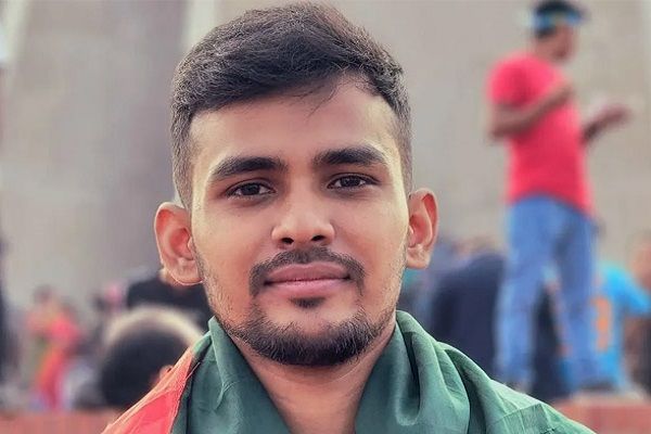 ছবিতে অন্তর্বর্তীকালীন সরকারের উপদেষ্টাগণ