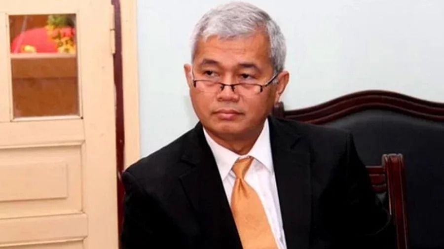 ছবিতে অন্তর্বর্তীকালীন সরকারের উপদেষ্টাগণ