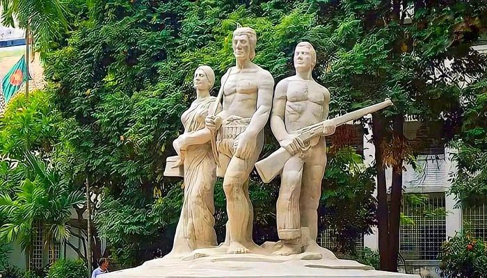 অন্তর্বর্তী সরকারকে ঢাবি সাদা দলের অভিনন্দন 