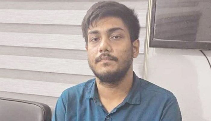  চিকিৎসকদের উপর হামলাকারী সঞ্জয় পাল আটক