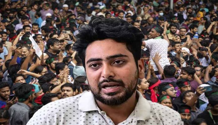‘রাজাকার’ স্লোগানের ব্যাখ্যা দিলেন উপদেষ্টা নাহিদ ইসলাম