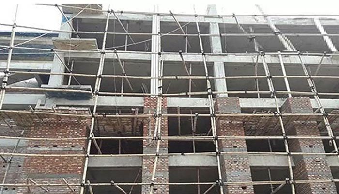 নির্মাণাধীন ভবন থেকে পড়ে ৩ শ্রমিকের মৃত্যু