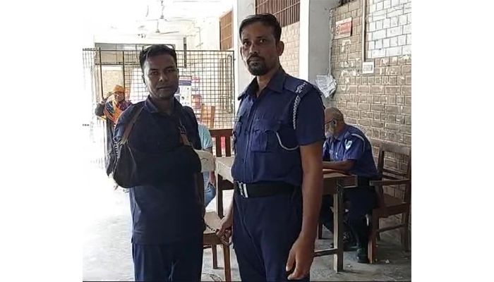 জাল সনদ দেখিয়ে স্কুলে চাকরি, সাংবাদিকের ২ বছরের কারাদণ্ড