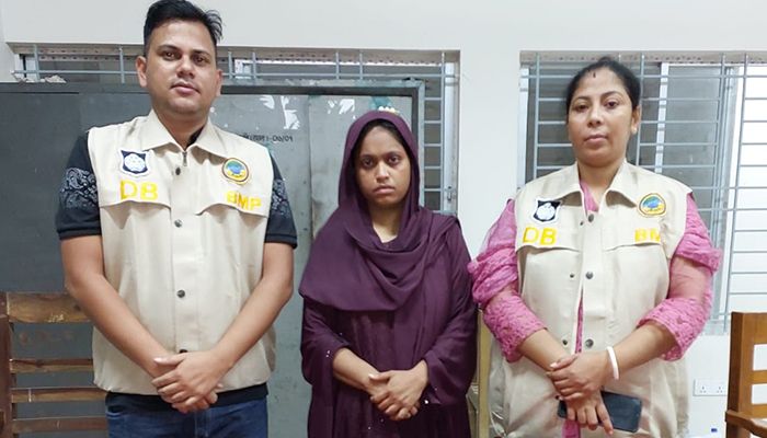 বরিশালে ২০০ বোতল ফেন্সিডিলসহ মাদক কারবারি আটক