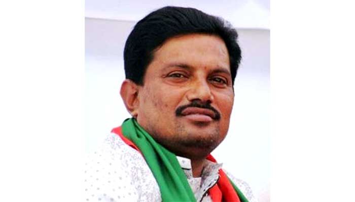 পলাতক আ. লীগ নেতার লাইসেন্সেই ইলিশ যাচ্ছে ভারতে