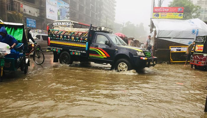 টানা বৃষ্টিতে তলিয়ে গেছে কক্সবাজার, পাহাড় ধসে ৭ জনের মৃত্যু