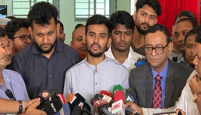 ক্ষমতা হস্তান্তরের বিষয়ে যা বললেন আসিফ মাহমুদ