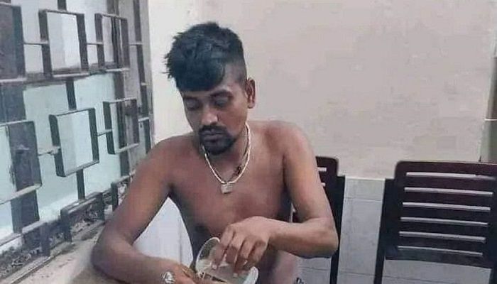 ঢাবিতে যুবককে হত্যার ঘটনায় ৫ শিক্ষার্থী গ্রেপ্তার