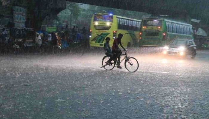 রাত ১টার মধ্যে যেসব অঞ্চলে হতে পারে ঝড়-বৃষ্টি
