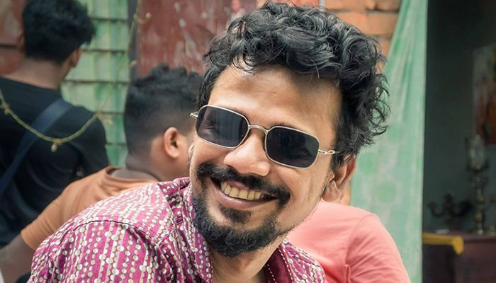 মধ্যরাতে নির্মাতা রিংকু আটক