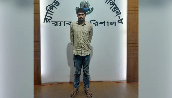 অস্ত্রসহ সাবেক ছাত্রলীগ নেতা গ্রেপ্তার