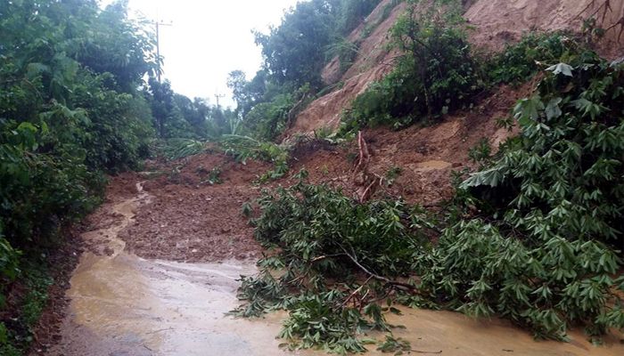 ৫ বিভাগে ভারী বৃষ্টির আভাস, ভূমিধসের শঙ্কা