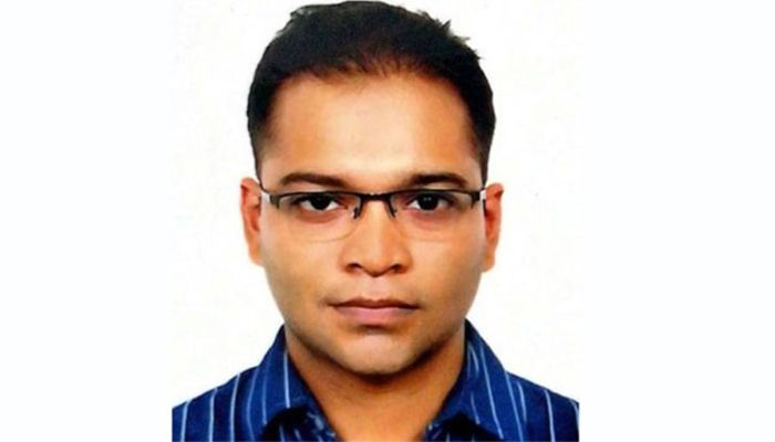 বাসায় ঢুকে দীপ্ত টিভির কর্মকর্তাকে হত্যা, আটক ৩