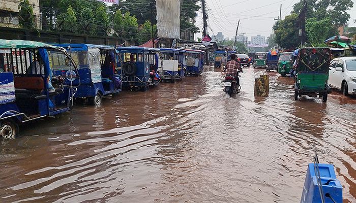 নোয়াখালীতে ১২৪ মিলিমিটার বৃষ্টিপাত রেকর্ড, পানিবন্দি ২ লাখ ৬ হাজার পরিবার