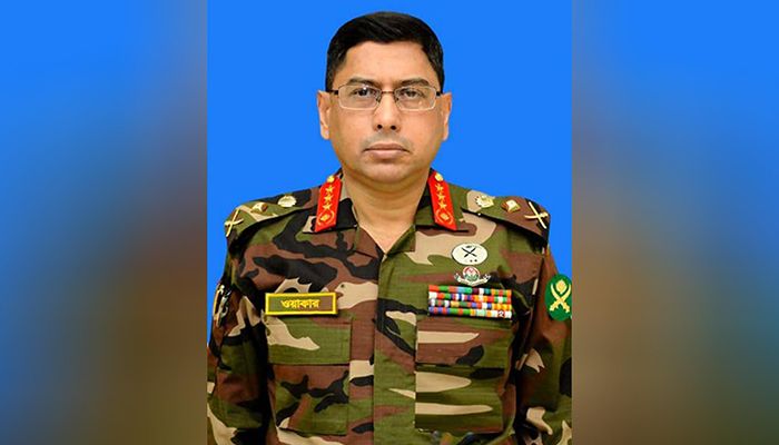 সেনাবাহিনী মাঠে আছে, নির্ভয়ে পূজামণ্ডপে যাবেন: সেনাপ্রধান 