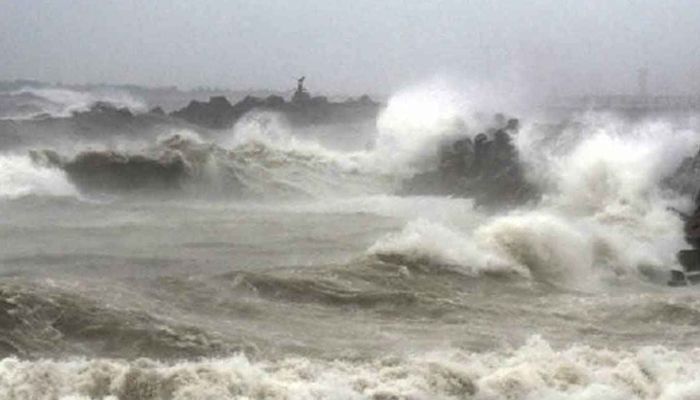 ঘূর্ণিঝড়ের প্রভাবে যেসব জায়গায় টানা বৃষ্টির আভাস