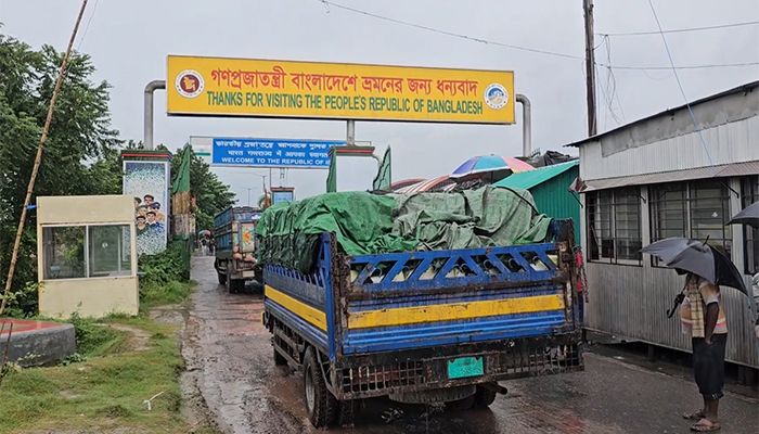 বেনাপোল দিয়ে পাঁচ চালানে ভারতে গেল ২৭৬ টন ইলিশ