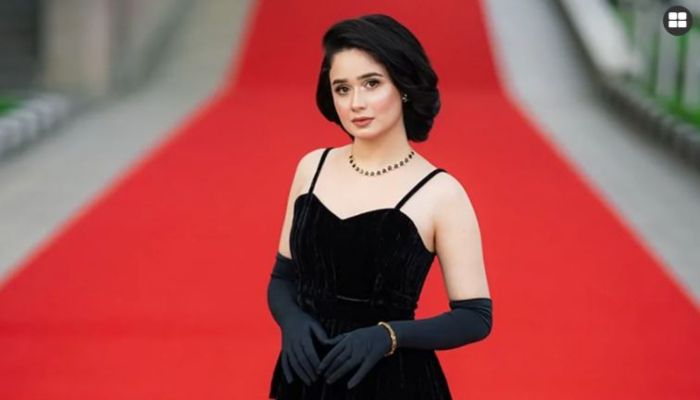 কে হবে ঐশীর নায়ক