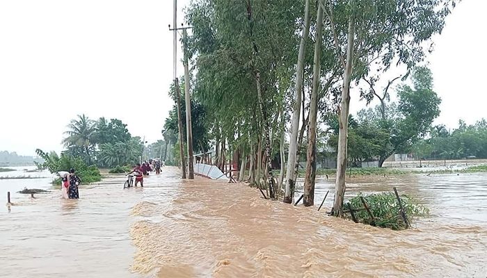 ময়মনসিংহের সীমান্তে ৫০ গ্রাম প্লাবিত, পানিবন্দি লক্ষাধিক মানুষ