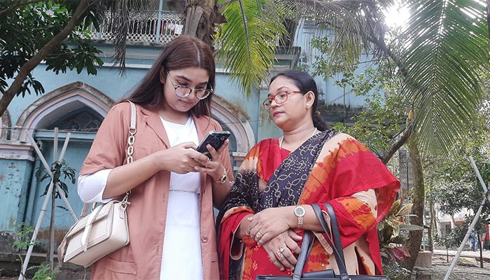 এইচএসসির ফলাফলে বরিশাল বোর্ডে এবারও এগিয়ে মেয়েরা