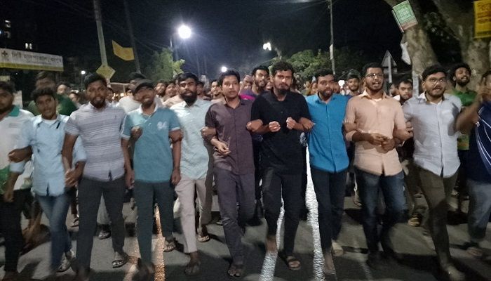 ছাত্রলীগ নিষিদ্ধ কারায় বেরোবিতে আনন্দ মিছিল