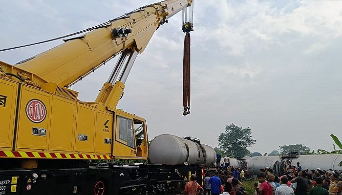 বগি লাইনচ্যুত, ১০ ঘণ্টা পর রেল যোগাযোগ স্বাভাবিক