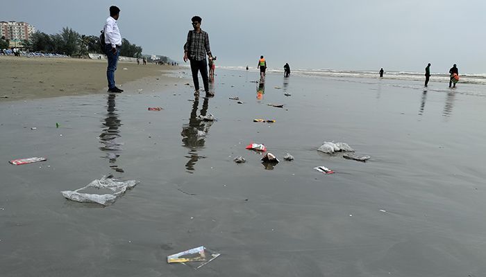 কক্সবাজার সমুদ্রসৈকতের করুণ দশা