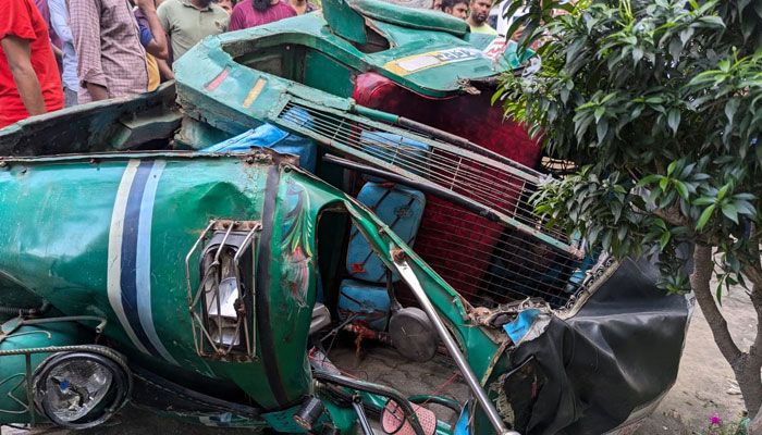 ধামরাইয়ে তিন পরিবহনের সংঘর্ষে পোশাক শ্রমিক নিহত