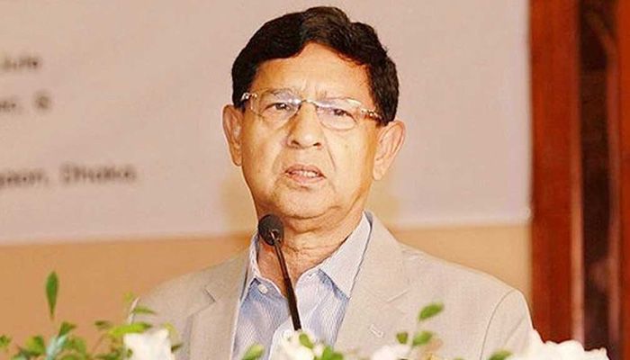 গভীর রাতে গোলাম দস্তগীরের বাসায়  অভিযান 