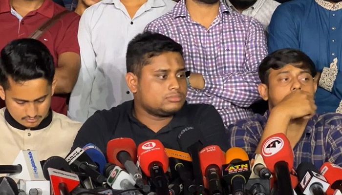 বাহাত্তরের সংবিধান বাতিল করতে হবে: হাসনাত