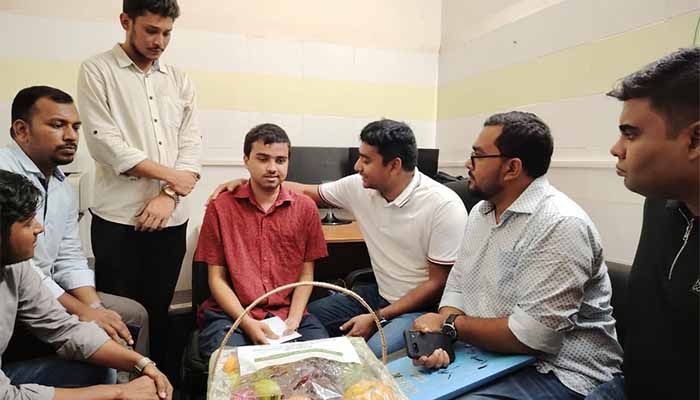 চিকিৎসাবঞ্চিত ইমরানের দায়িত্ব নিলো ছাত্রদল