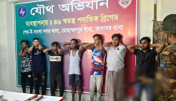 জেনেভা ক্যাম্পে সেনাবাহিনীর অভিযানে আটক ৭