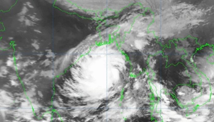 বঙ্গোপসাগরের দিকে অগ্রসর হয়েছে ঘূর্ণিঝড় ডানা