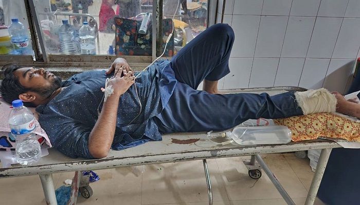 রাজধানীতে সাংবাদিককে হত্যাচেষ্টায় আটক ১