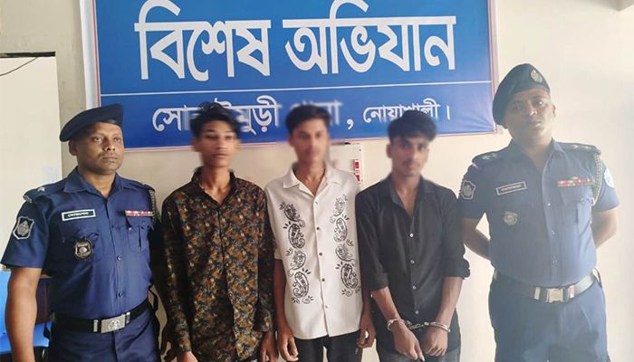 নোয়াখালীতে পুলিশ পিটিয়ে হত্যার ঘটনায় গ্রেপ্তার ৩