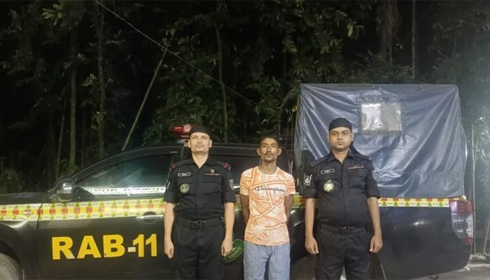 বাসচাপায় একই পরিবারের ৩ জনের মৃত্যু, চালক গ্রেপ্তার