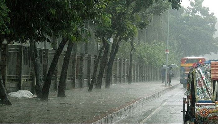 সাগরে লঘুচাপ: চার বিভাগে বৃষ্টির পূর্বাভাস