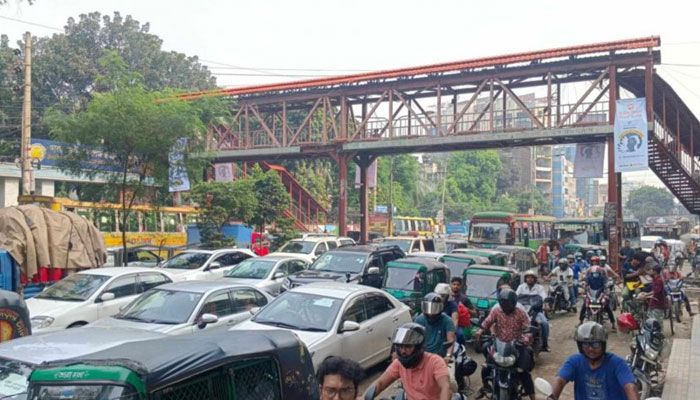 ৬ ঘণ্টার শাহবাগ অবরোধে দিনভর ভোগান্তি 