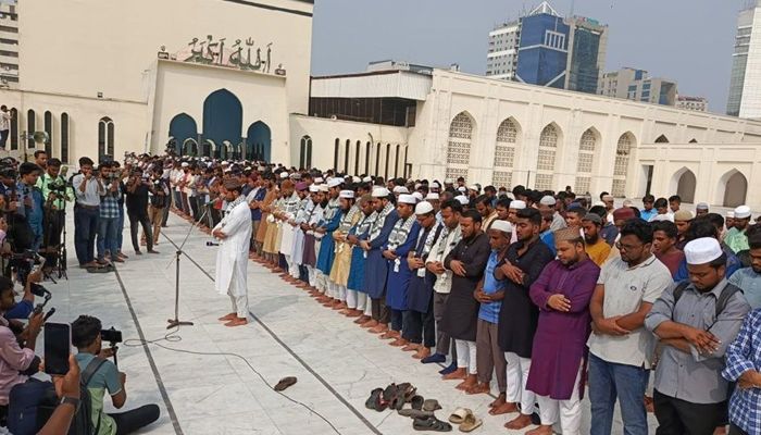 হামাস নেতা সিনওয়ারের গায়েবানা জানাজা করল শিবির 