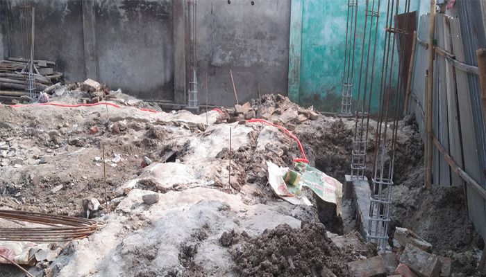 মহেশপুরে খাসজমি দখল করে বহুতল ভবন নির্মাণ 